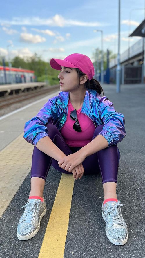 Sara Ali Khan, Colour blocking, colour blocking trend, colour blocking fashion trend, colour block fashion, colour block trend, Sara Ali Khan fashion, Sara Ali khan style, Sara Ali khan images